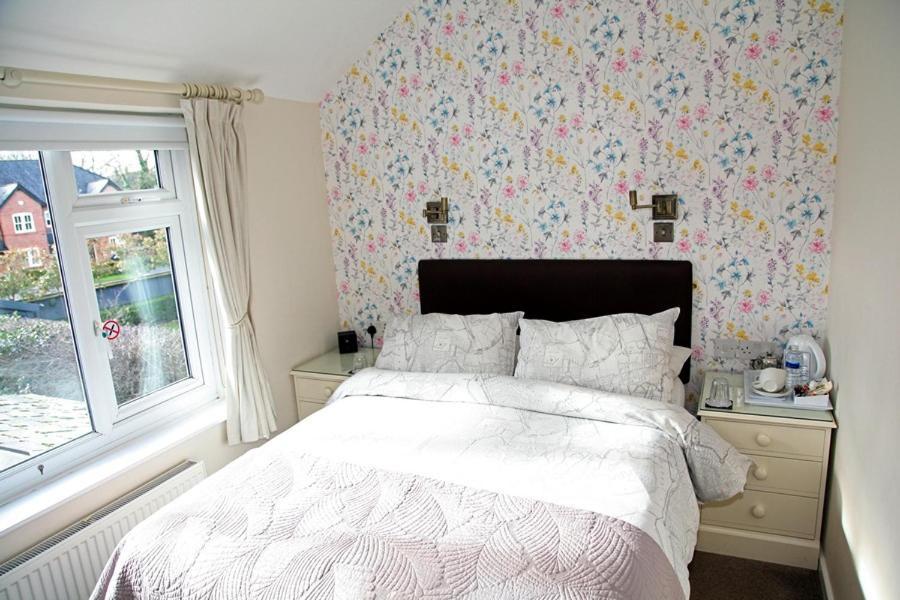 The Hinton Guest House ナッツフォード エクステリア 写真